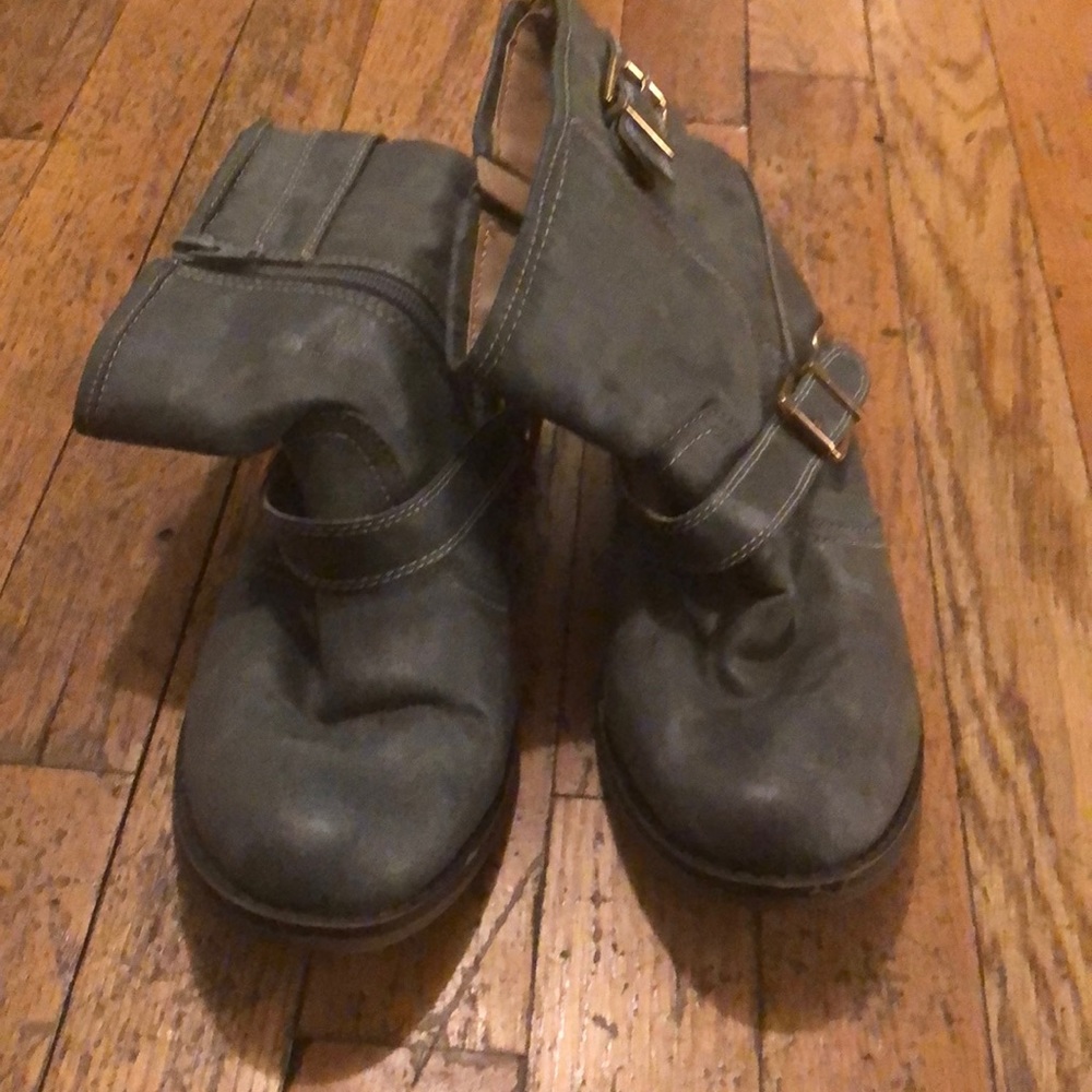 Cute green booties